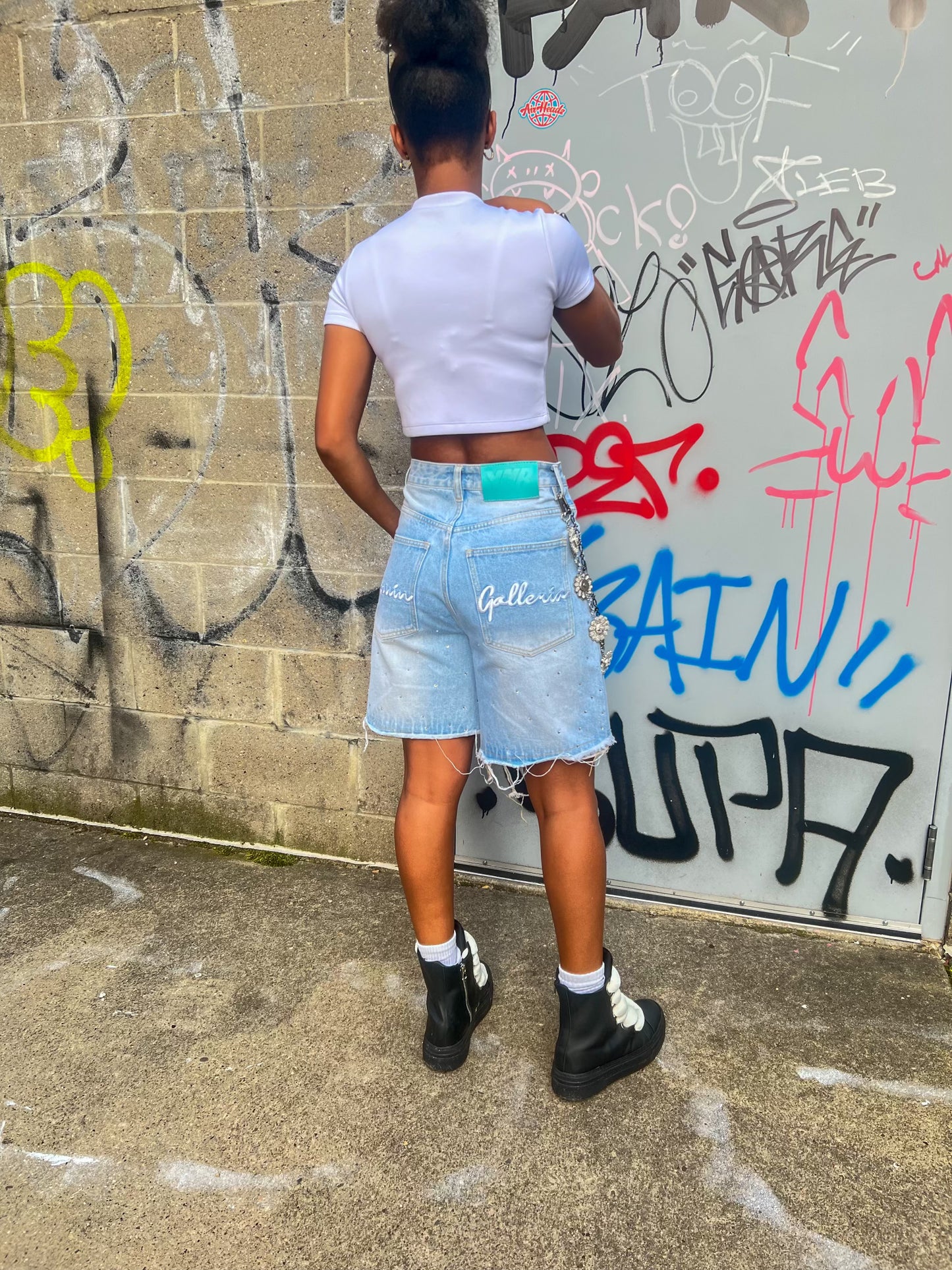 GRAFFITTI RHINESTONE JORTS
