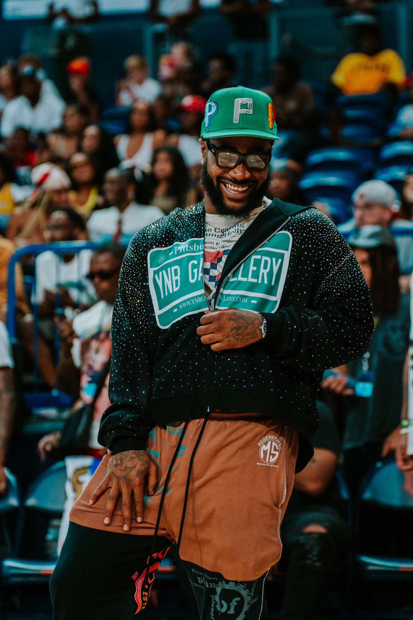 BLACK STREET SIGN RHINESTONE ZIP UP